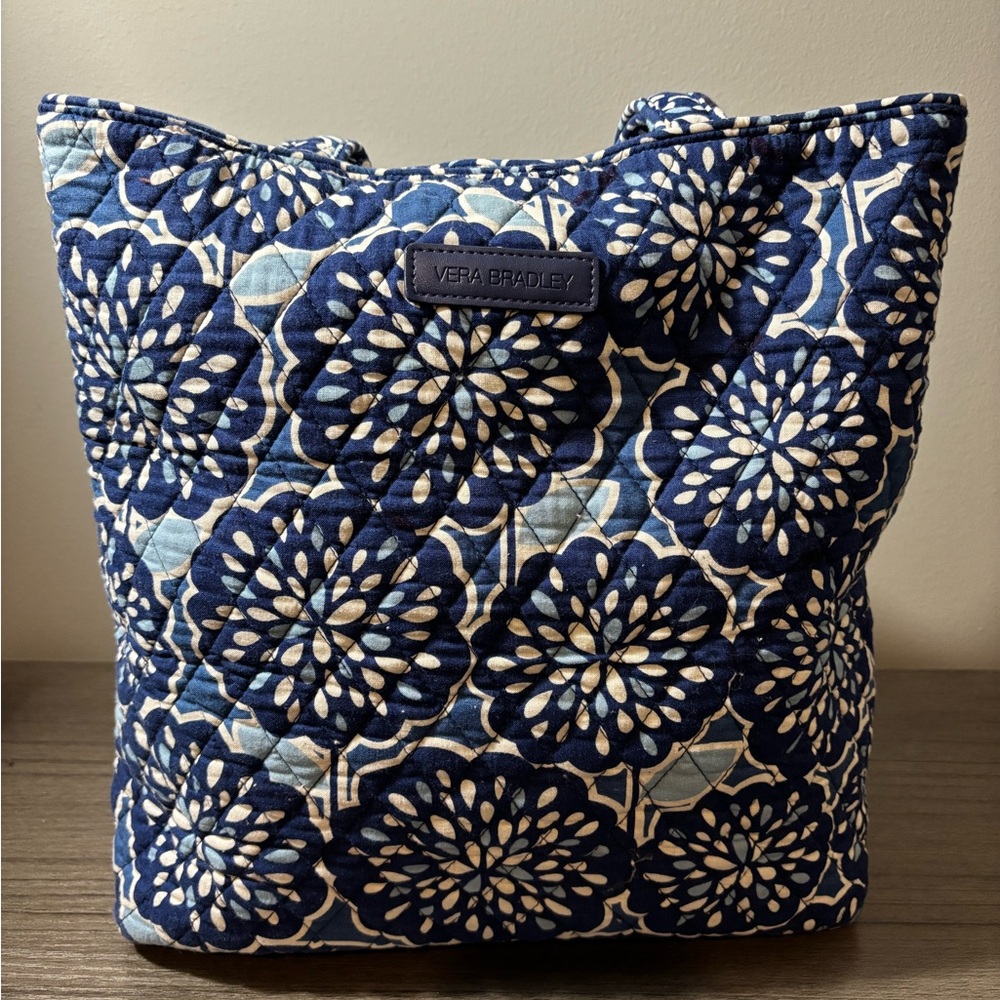 Vera Bradley Peter Splash Blue White Floral Tote Bag‎